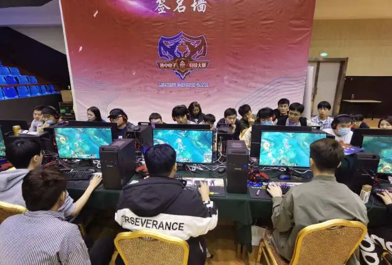 拨至右侧通 拨至右侧通